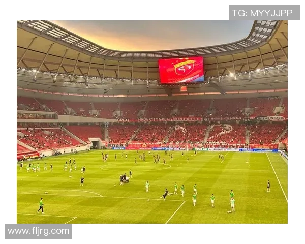 足球明星照片环绕的魅力瞬间展现与球场激情交织的视觉盛宴 足球明星照片环绕的魅力瞬间展现与球场激情交织的视觉盛宴