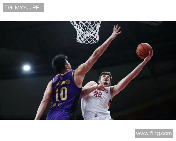 上海篮球队反击战术解析:从防守到进攻的快速转变与执行力提升 上海篮球队反击战术解析:从防守到进攻的快速转变与执行力提升